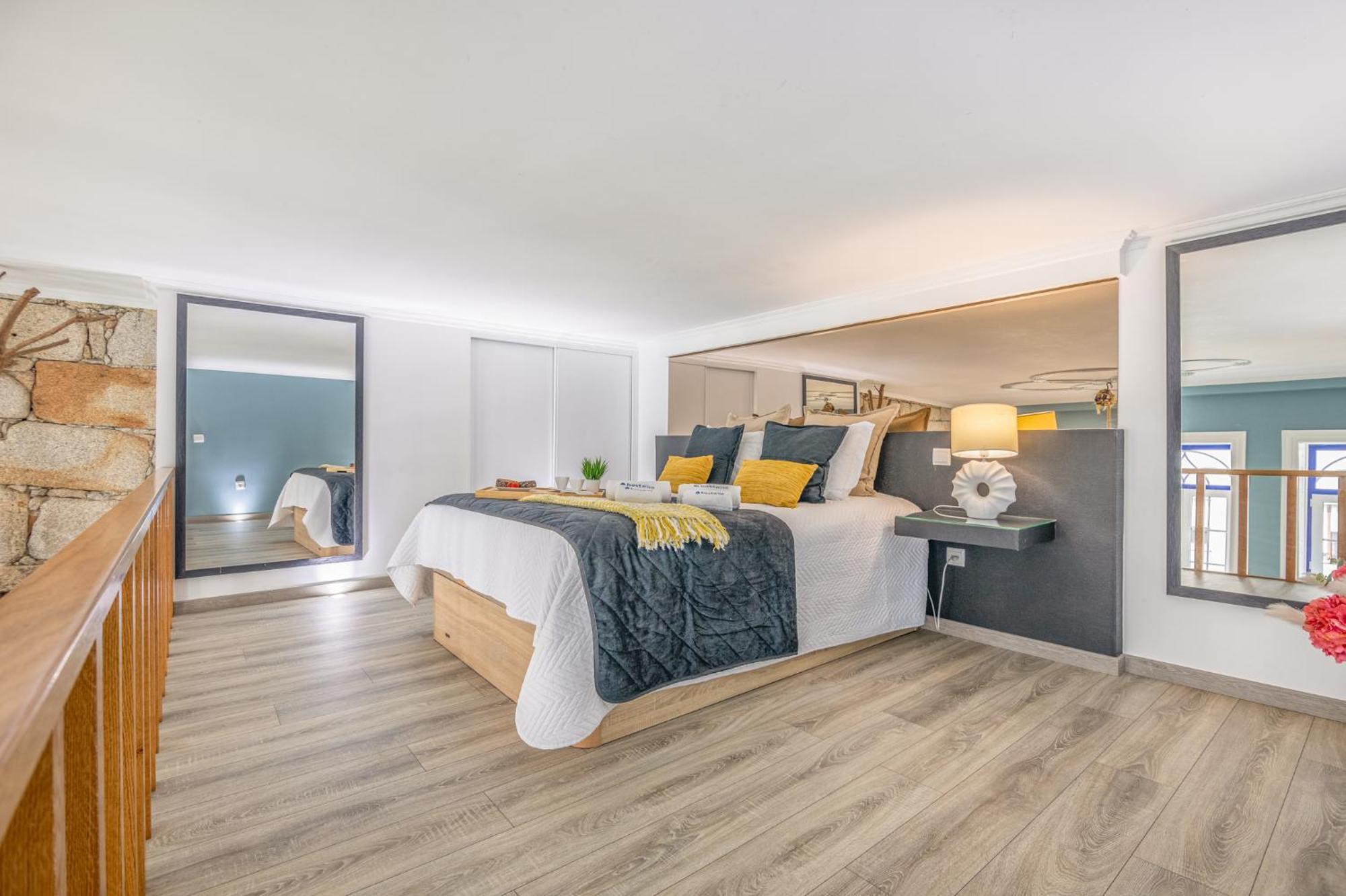 Deluxe Spacious Flats W Mezzanine By Host Wise Daire Porto Dış mekan fotoğraf
