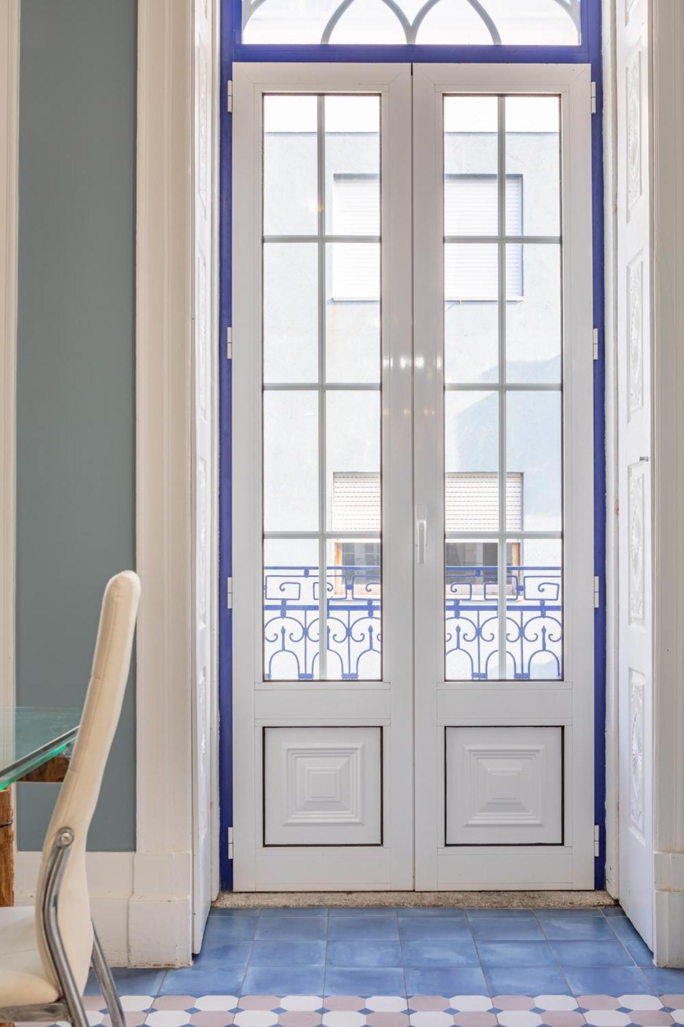 Deluxe Spacious Flats W Mezzanine By Host Wise Daire Porto Oda fotoğraf