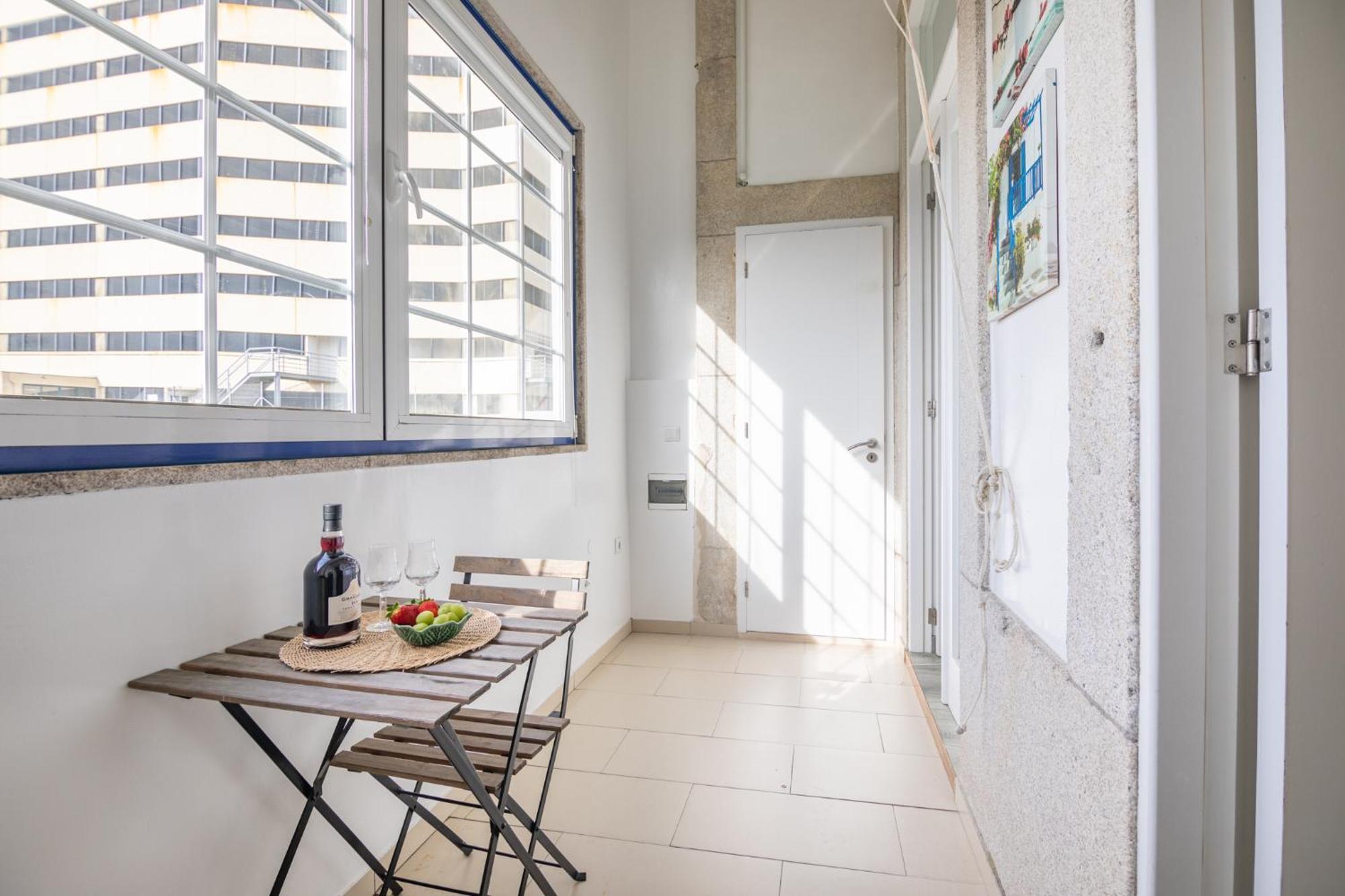 Deluxe Spacious Flats W Mezzanine By Host Wise Daire Porto Oda fotoğraf